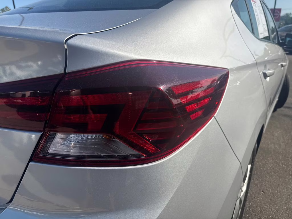 2019 Symphony Silver Hyundai Elantra SEL FWD Sedan