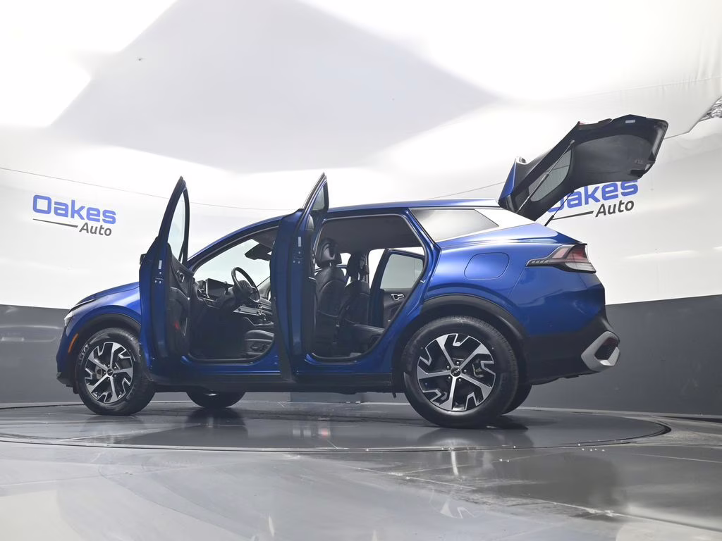 2025 Sapphire Blue Kia Sportage EX FWD SUV