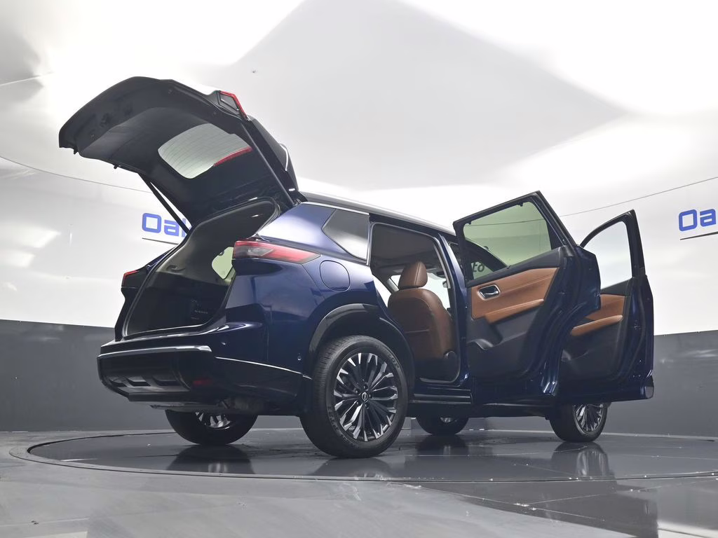 2024 Deep Ocean Blue Pearl/Super Black Nissan Rogue Platinum AWD SUV