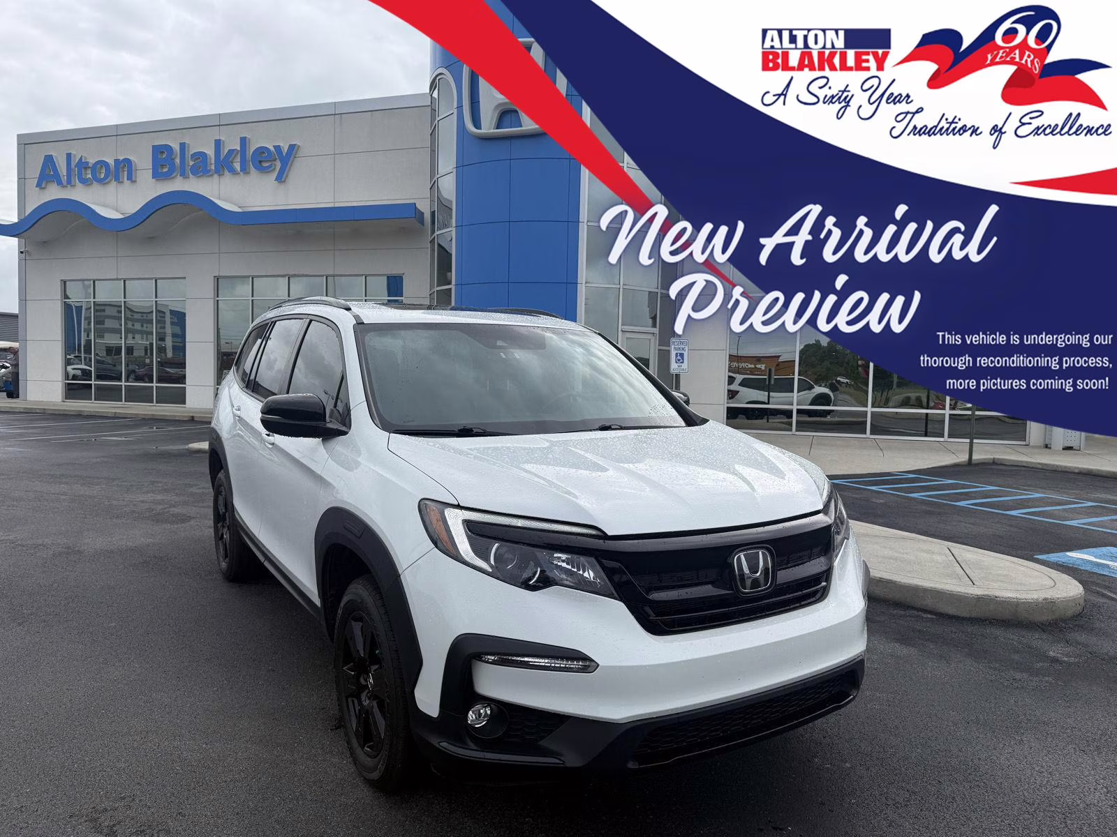 2022 Platinum White Pearl Honda Pilot TrailSport AWD SUV