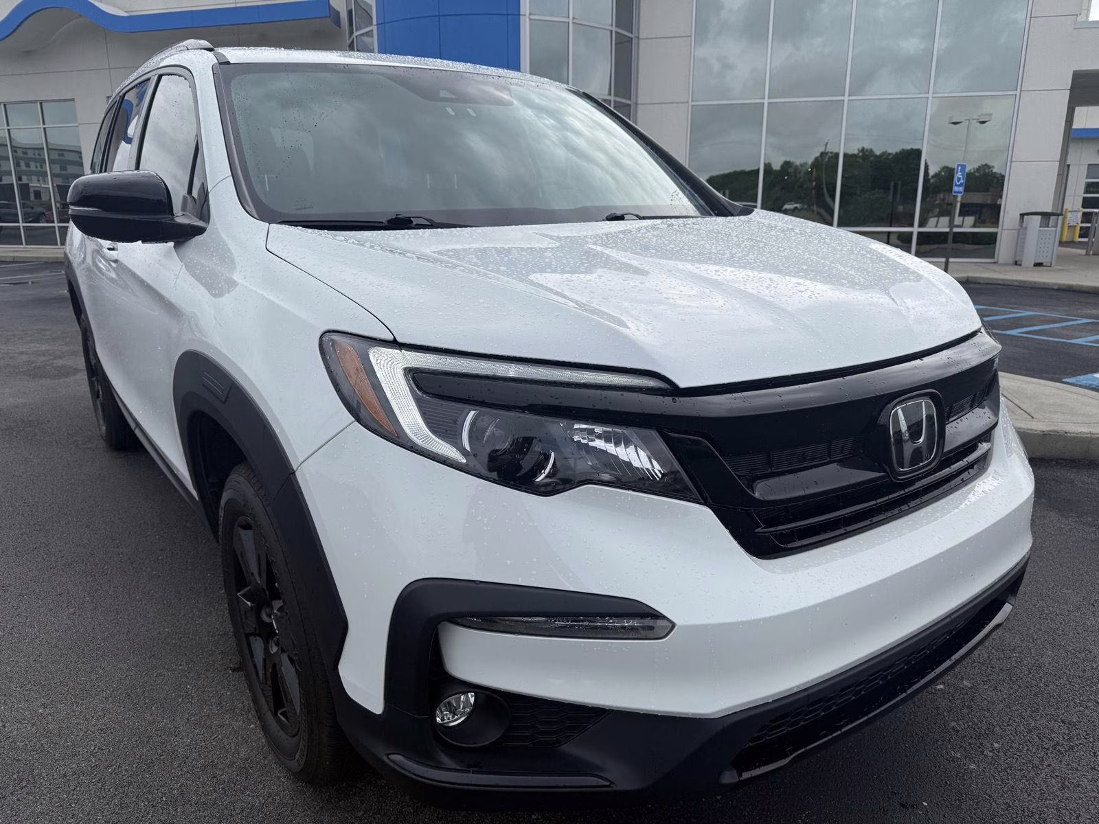 2022 Platinum White Pearl Honda Pilot TrailSport AWD SUV
