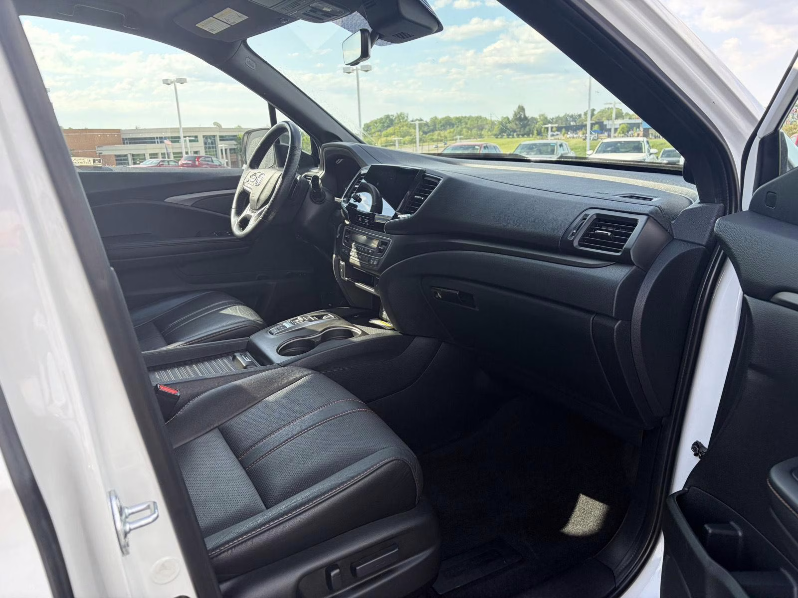 2022 Platinum White Pearl Honda Passport TrailSport AWD SUV