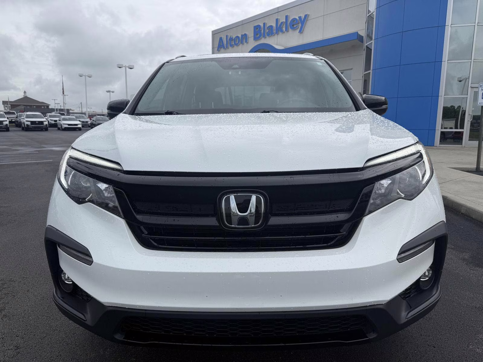 2022 Platinum White Pearl Honda Pilot TrailSport AWD SUV