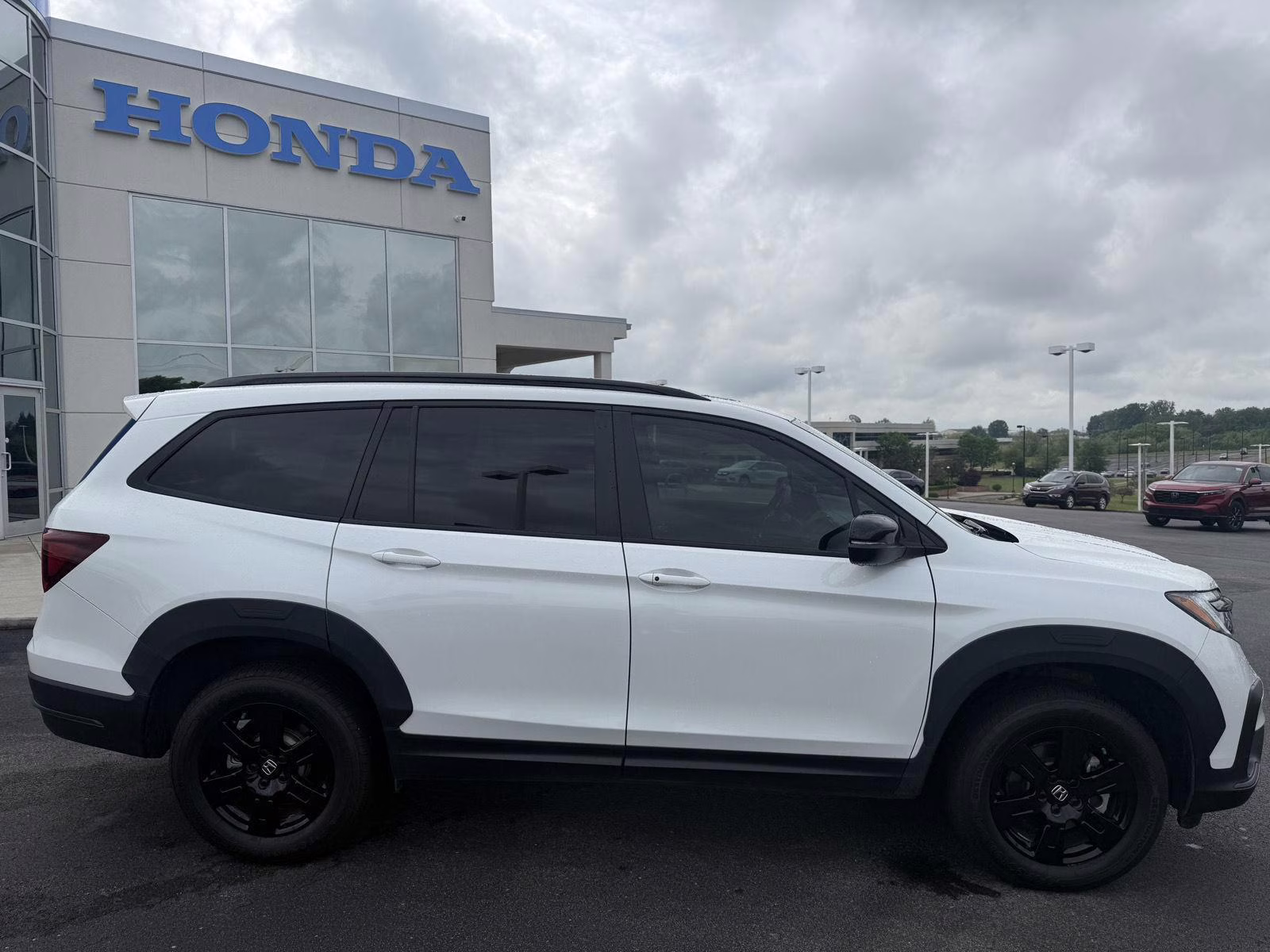 2022 Platinum White Pearl Honda Pilot TrailSport AWD SUV
