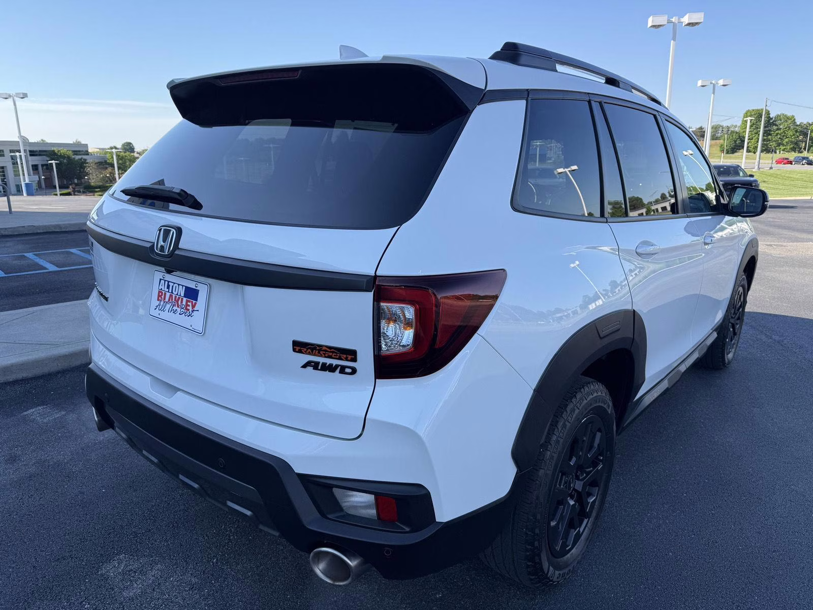 2022 Platinum White Pearl Honda Passport TrailSport AWD SUV