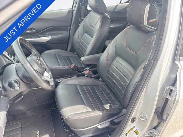 2019 Brilliant Silver Metallic Nissan Kicks SR FWD SUV