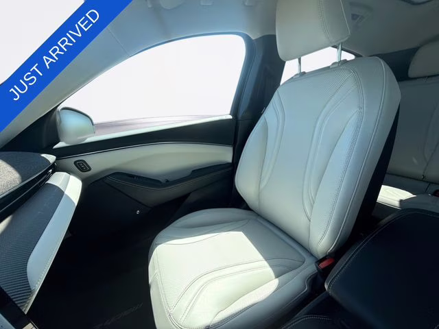 2024 White Metallic Ford Mustang Mach-E Premium RWD SUV