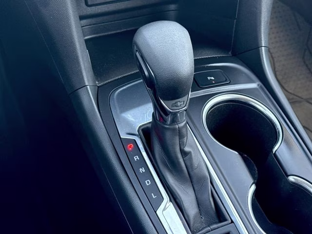 2024 Riptide Blue Chevrolet Equinox LT FWD SUV
