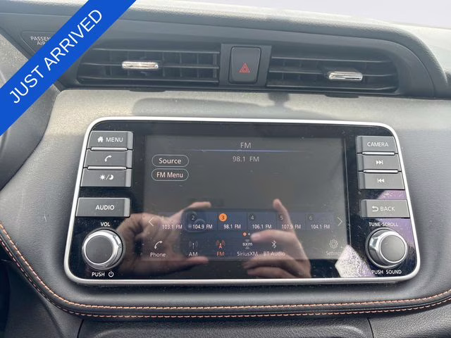2019 Brilliant Silver Metallic Nissan Kicks SR FWD SUV