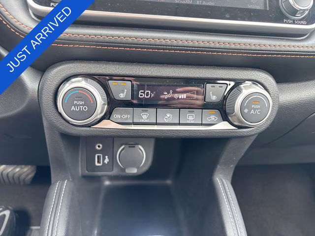 2019 Brilliant Silver Metallic Nissan Kicks SR FWD SUV