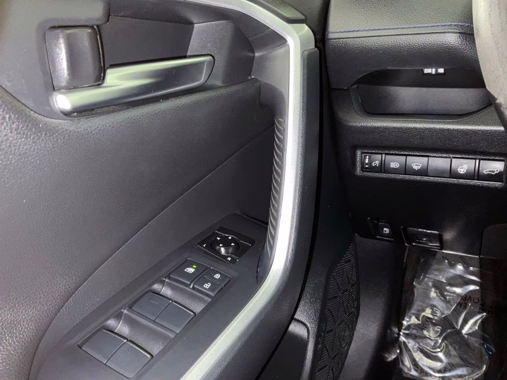 2019 Silver Sky Metallic Toyota RAV4 Hybrid XSE AWD SUV