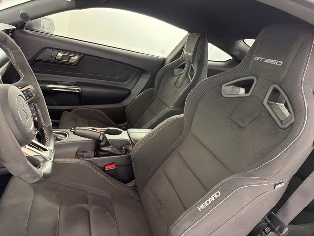 2017 Oxford White Ford Mustang Shelby GT350 RWD Coupe