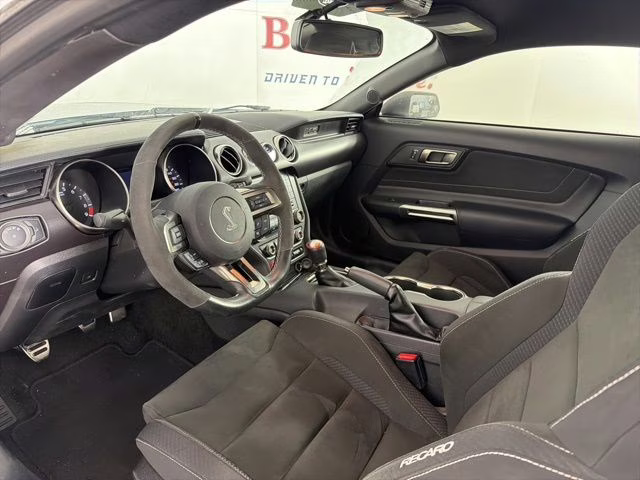 2017 Oxford White Ford Mustang Shelby GT350 RWD Coupe