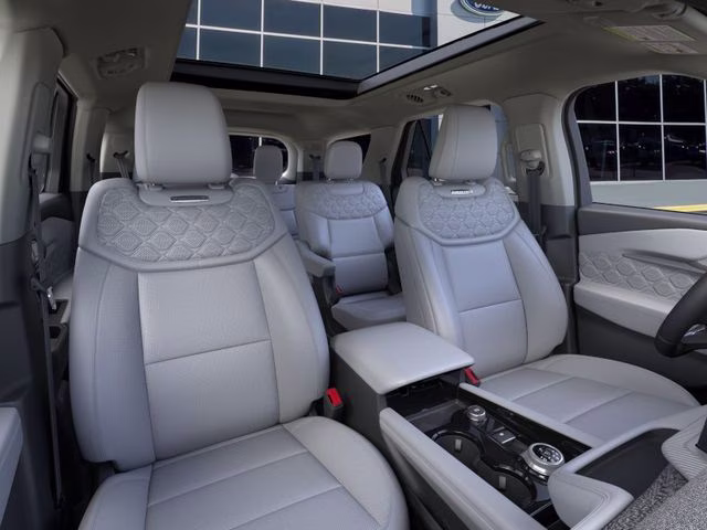 2026 Space White Metallic Ford Explorer Platinum 4X4 SUV