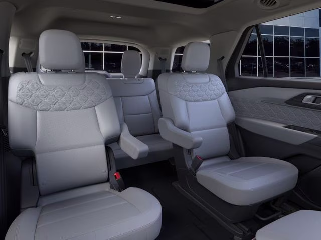 2026 Space White Metallic Ford Explorer Platinum 4X4 SUV