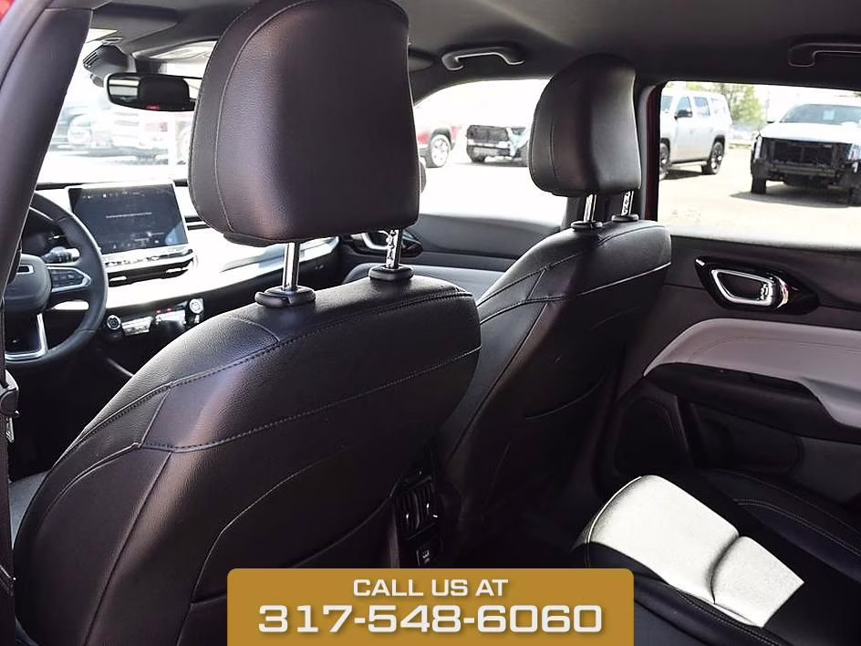 2025 Red Hot Pearlcoat Jeep Compass Limited 4X4 SUV