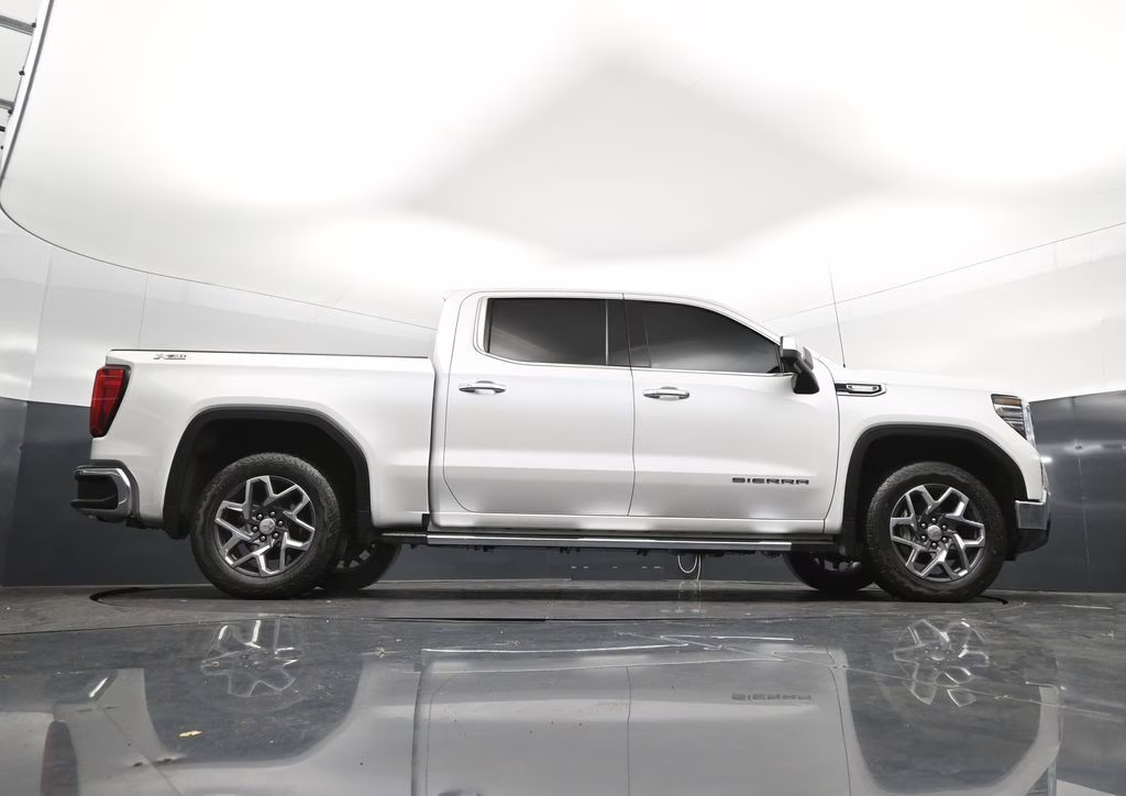 2023 White Frost GMC Sierra 1500 SLT 4X4 Truck
