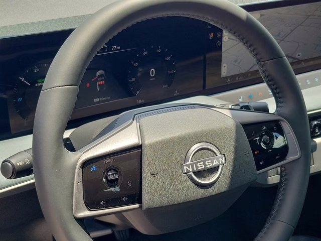 2026 Everest White Pearl/Black Nissan LEAF PLATINUM+ FWD SUV