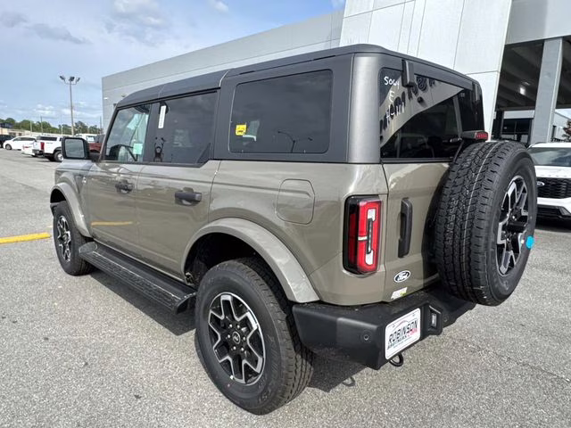 2026 Gray Ford Bronco Outer Banks 4X4 SUV