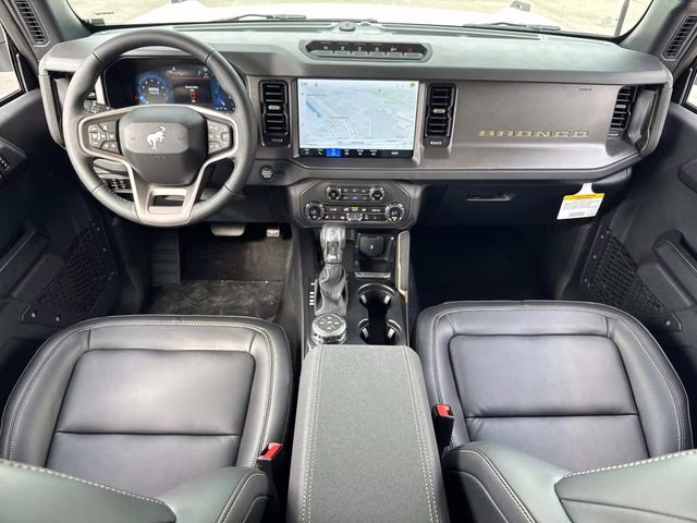 2026 Oxford White Ford Bronco Badlands 4X4 SUV