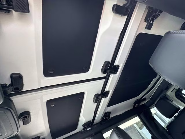 2026 Oxford White Ford Bronco Badlands 4X4 SUV