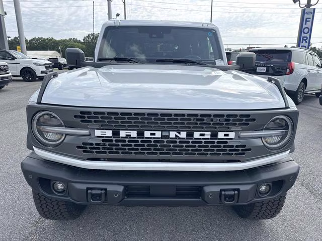 2026 Oxford White Ford Bronco Badlands 4X4 SUV