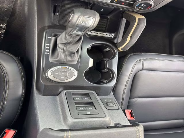 2026 Oxford White Ford Bronco Badlands 4X4 SUV