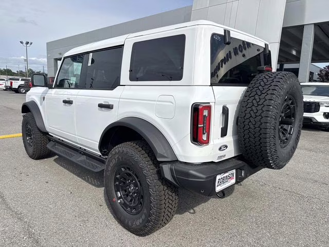 2026 Oxford White Ford Bronco Badlands 4X4 SUV