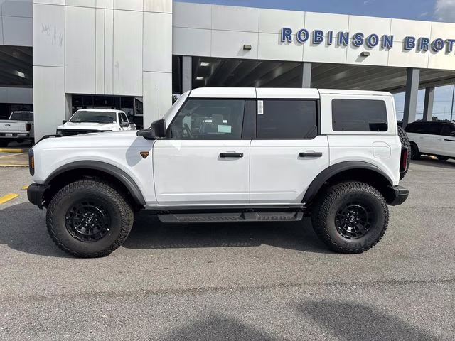 2026 Oxford White Ford Bronco Badlands 4X4 SUV