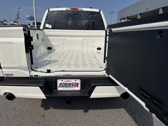 2026 White Ford F-150 Lariat 4X4 Truck