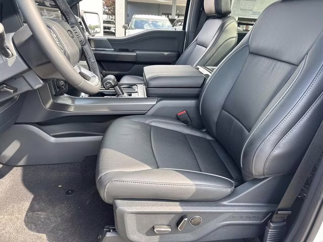 2026 White Ford F-150 Lariat 4X4 Truck