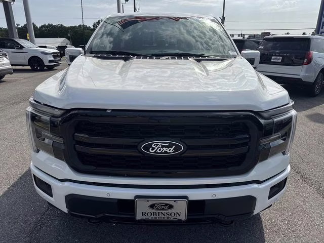 2026 White Ford F-150 Lariat 4X4 Truck