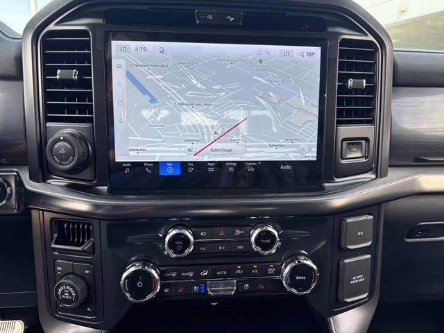 2026 White Ford F-150 Lariat 4X4 Truck