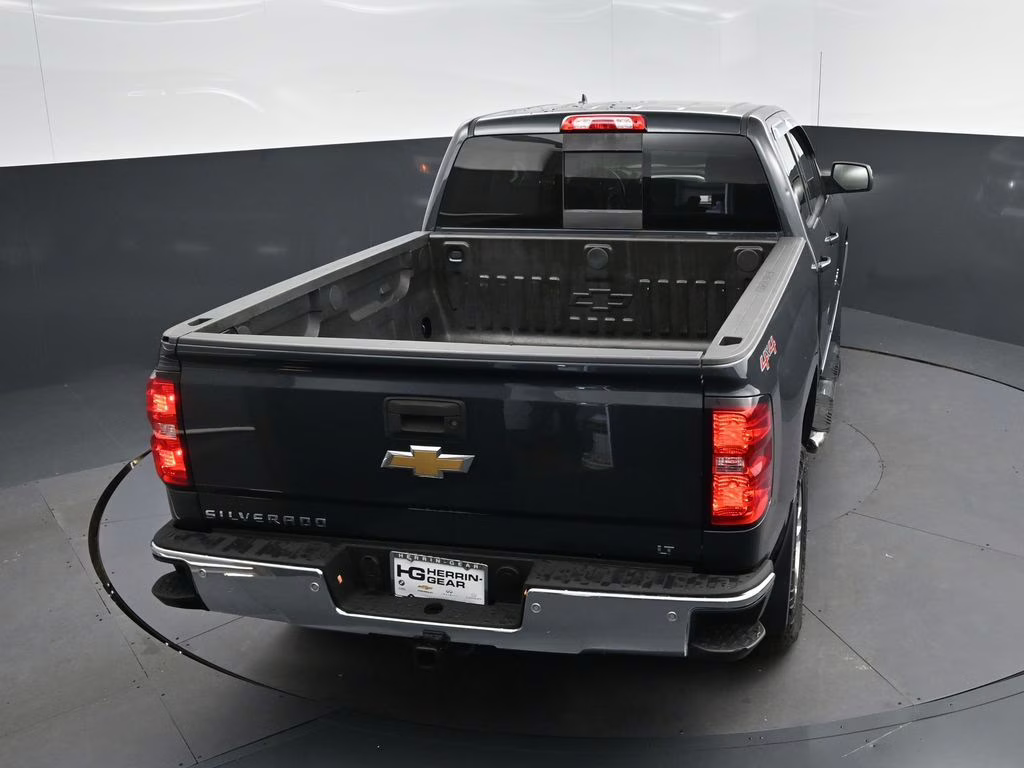 2017 Graphite Metallic Chevrolet Silverado 1500 LT 4X4 Truck