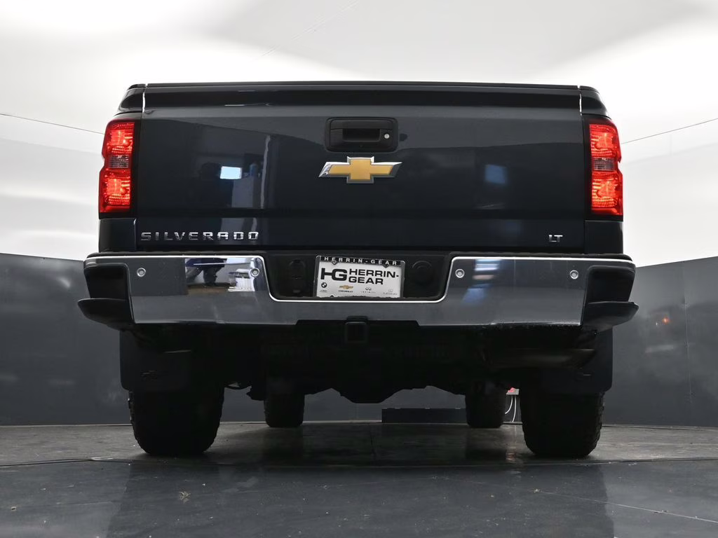 2017 Graphite Metallic Chevrolet Silverado 1500 LT 4X4 Truck