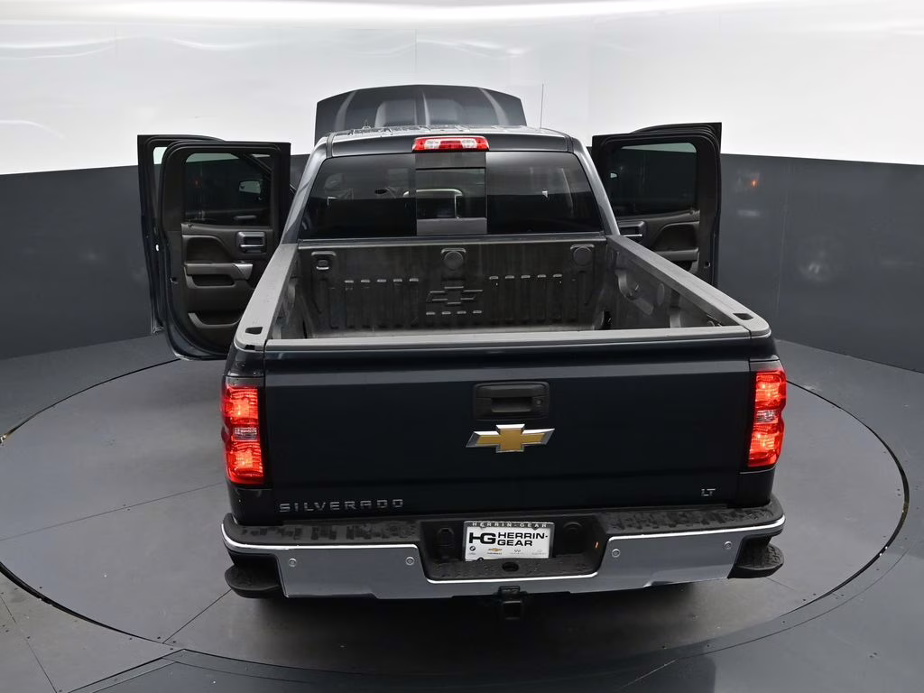 2017 Graphite Metallic Chevrolet Silverado 1500 LT 4X4 Truck