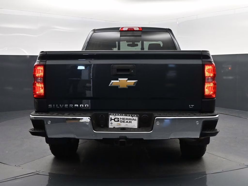 2017 Graphite Metallic Chevrolet Silverado 1500 LT 4X4 Truck