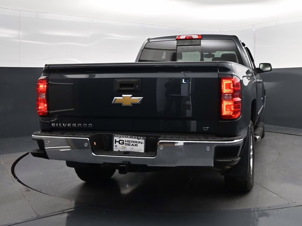 2017 Graphite Metallic Chevrolet Silverado 1500 LT 4X4 Truck