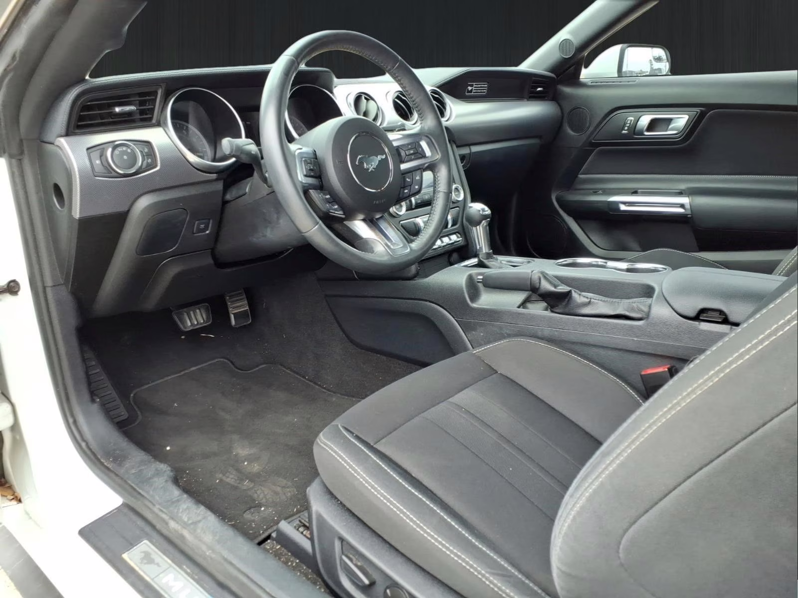 2020 Oxford White Ford Mustang GT RWD Coupe