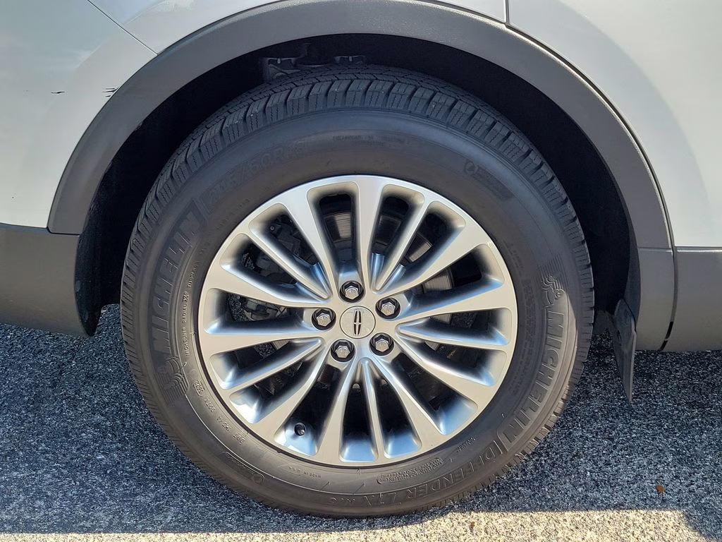 2017 WHITE PLATINUM MET TRI-COAT Lincoln MKX Select AWD SUV