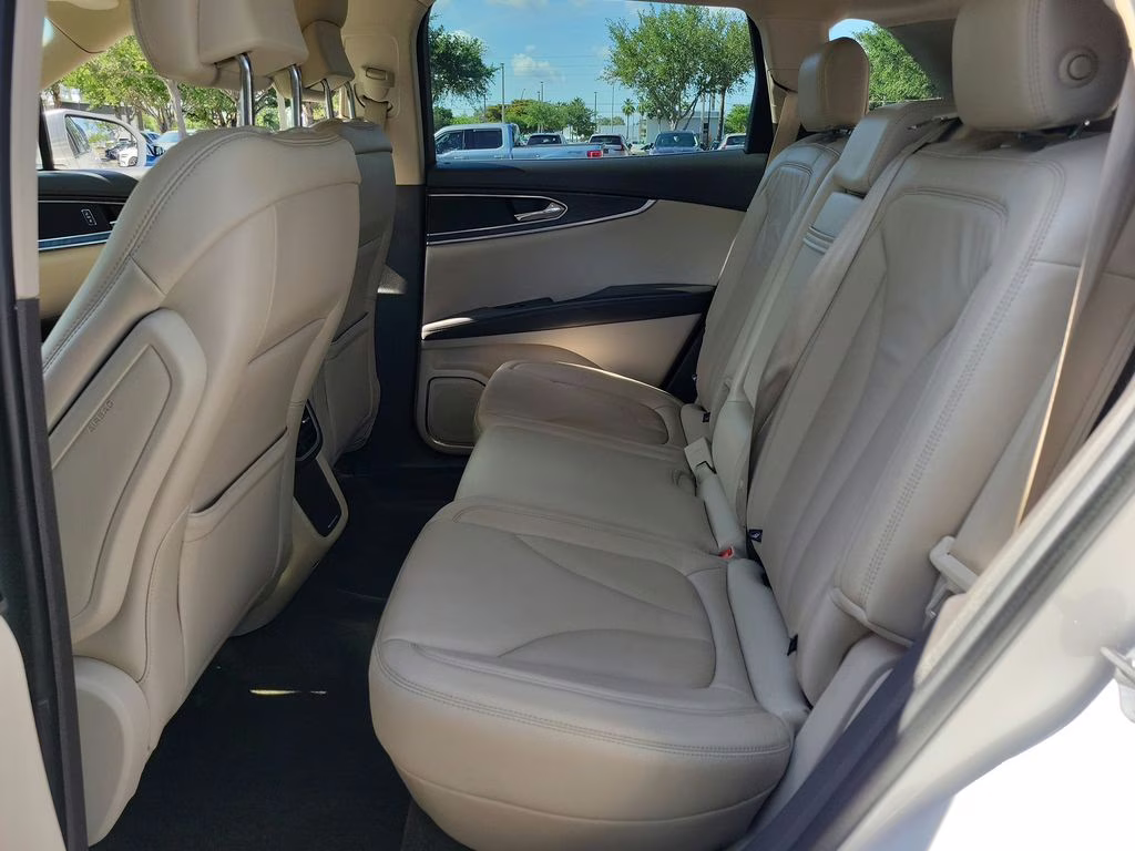 2017 WHITE PLATINUM MET TRI-COAT Lincoln MKX Select AWD SUV