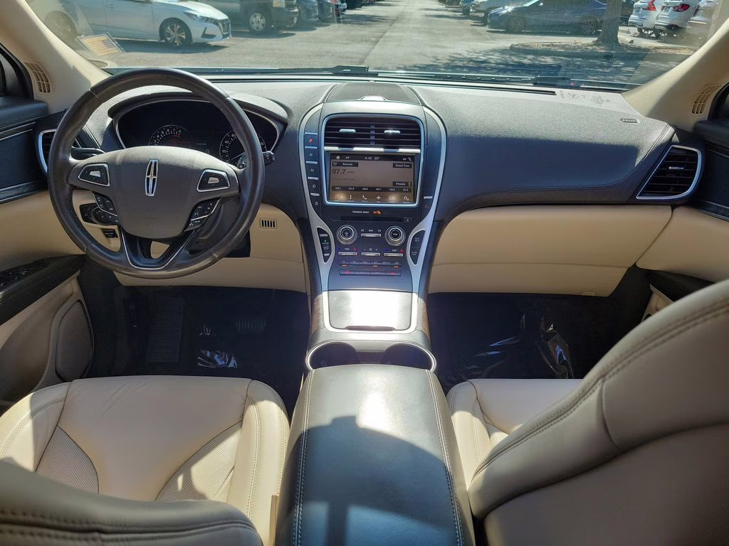 2017 WHITE PLATINUM MET TRI-COAT Lincoln MKX Select AWD SUV