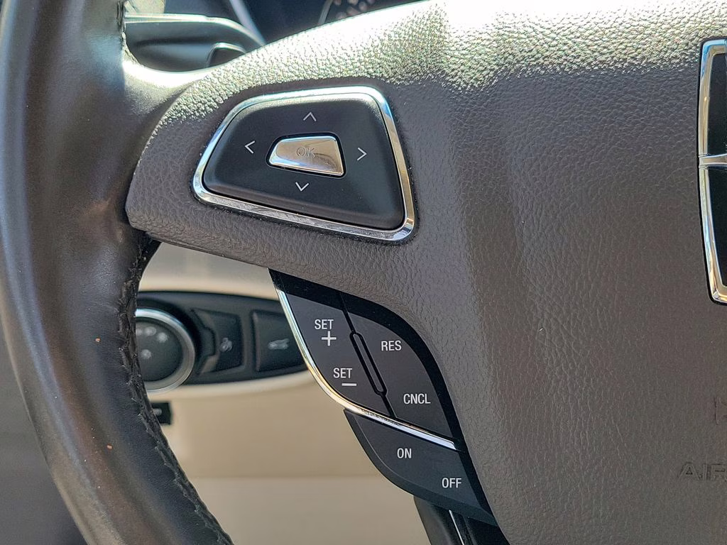 2017 WHITE PLATINUM MET TRI-COAT Lincoln MKX Select AWD SUV