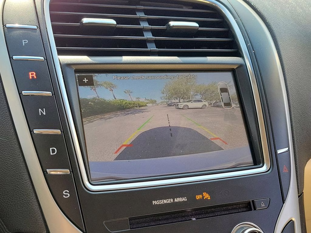 2017 WHITE PLATINUM MET TRI-COAT Lincoln MKX Select AWD SUV
