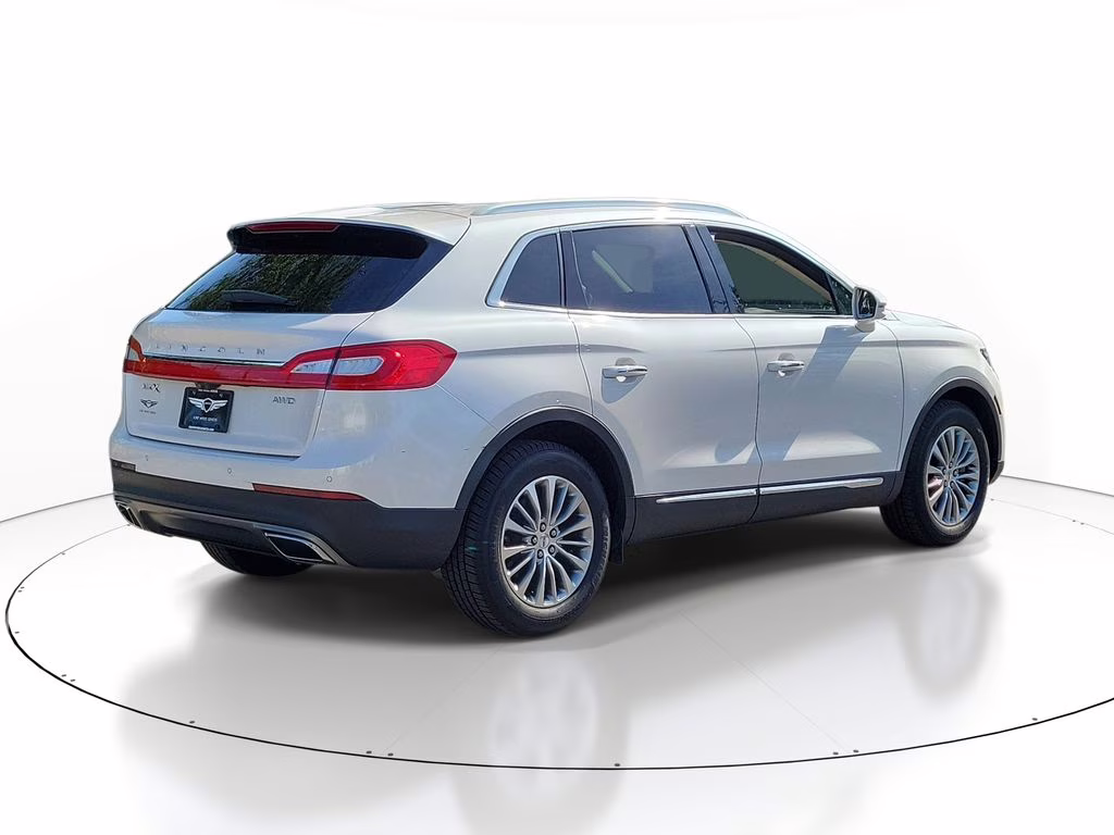 2017 WHITE PLATINUM MET TRI-COAT Lincoln MKX Select AWD SUV