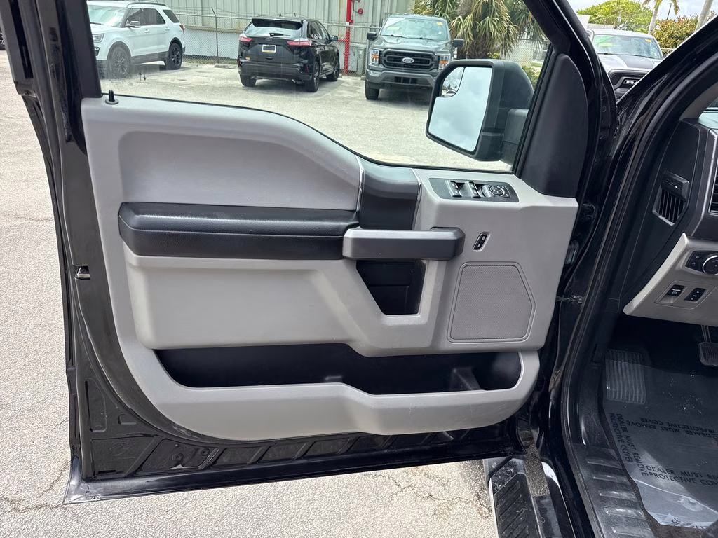 2020 Agate Black Metallic Ford F-150 XLT w/ LIFTKIT 4X4 Truck