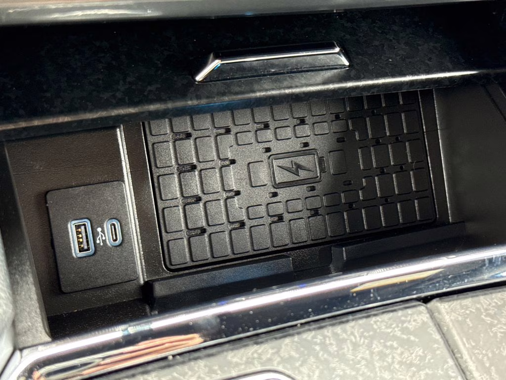 2023 Star White Metallic Tri-Coat Ford Expedition Limited Stealth Edition RWD SUV