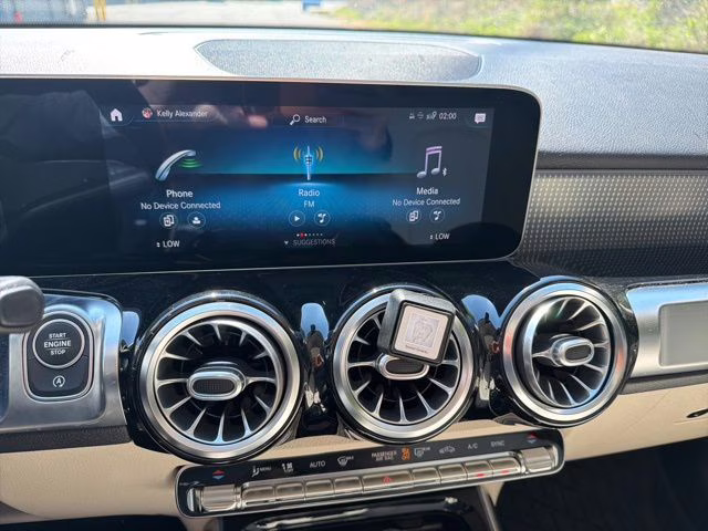 2021 Polar White Mercedes-Benz GLB GLB 250 FWD SUV