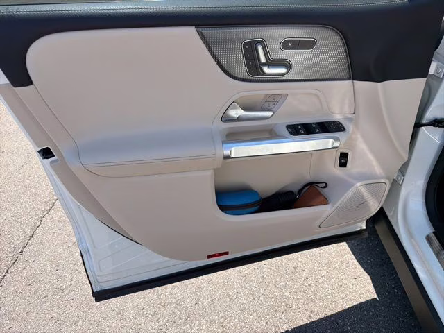 2021 Polar White Mercedes-Benz GLB GLB 250 FWD SUV