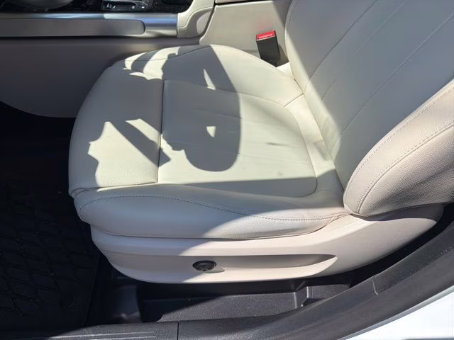 2021 Polar White Mercedes-Benz GLB GLB 250 FWD SUV